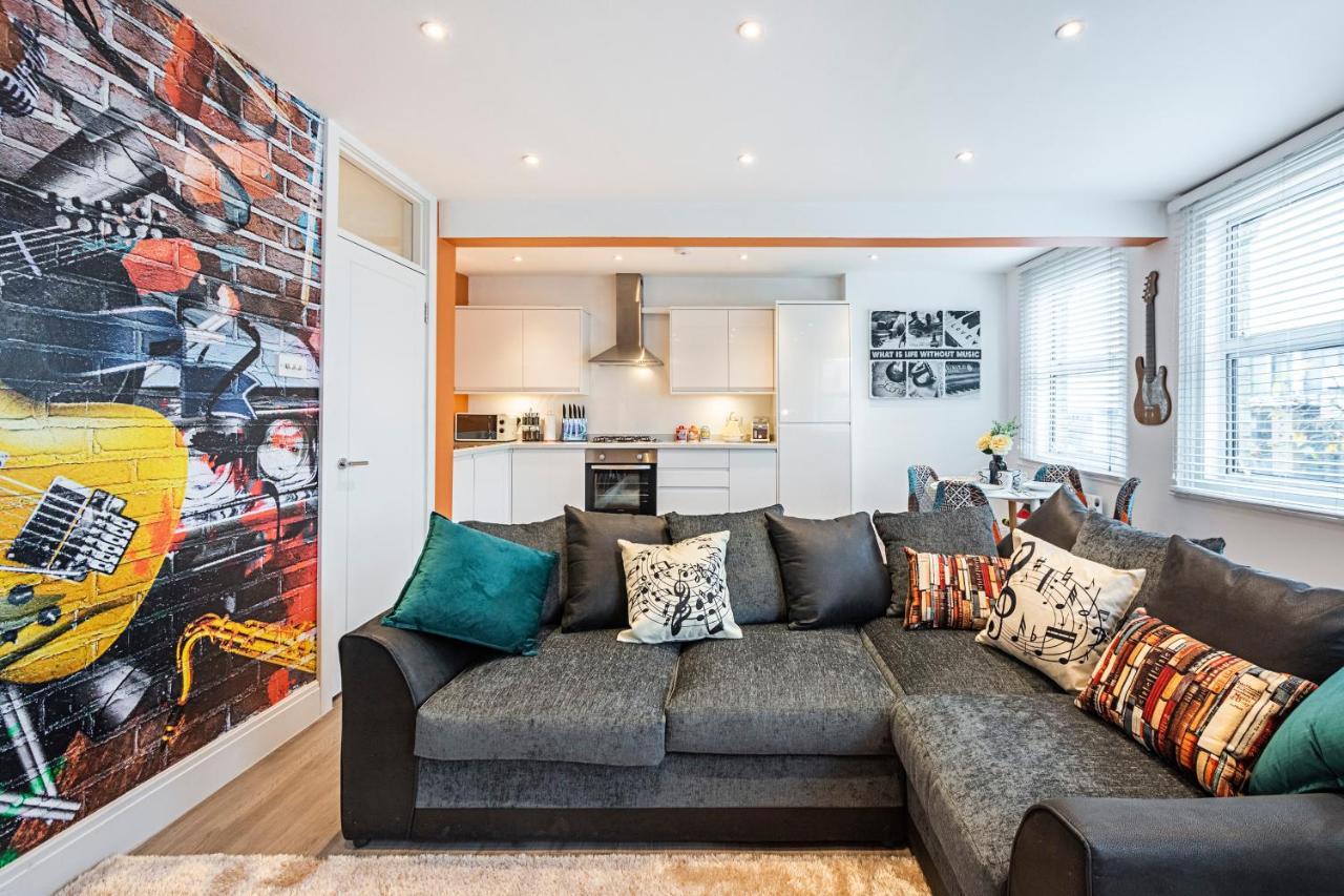 Апартаменты Cozy And Serene Brand-New Flat In Kilburn, Лондон Экстерьер фото